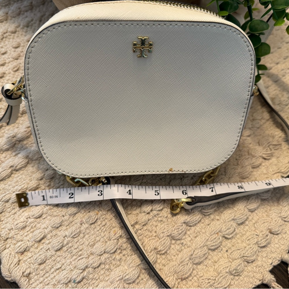 Tory Burch Ivory Emerson Round  Crossbody Bag with Gold Chain - Picture 7 of 9